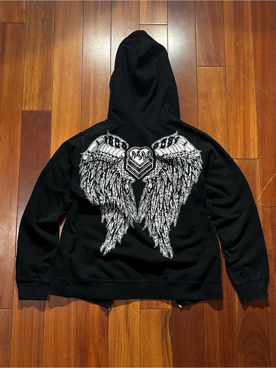 Tops - Black Wing-Back Graphic Hoodie Sweater